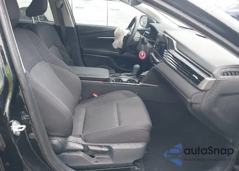 2025 Toyota Camry Le z USA, uszkodzony, nr VIN 4T1DAACK6SU099657